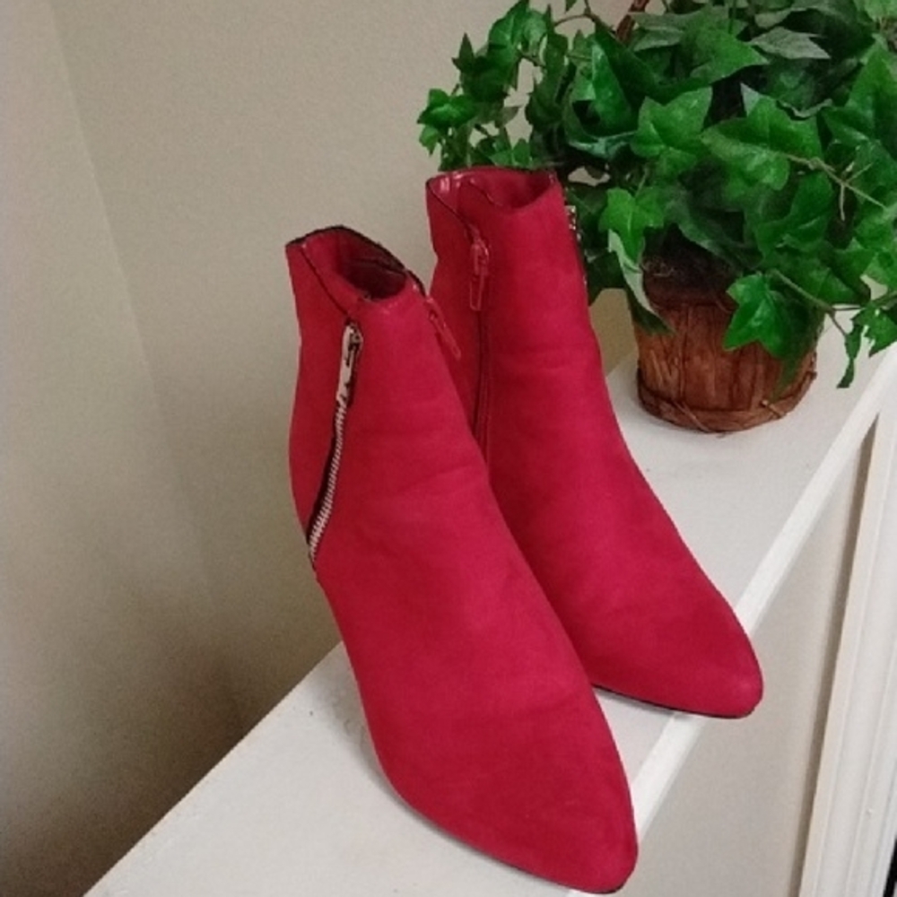 Me too Ellen Bold Red Ankle Boots GUC